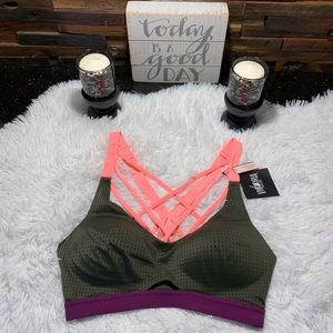 Victoria sport (VS) women sport bra size 32D